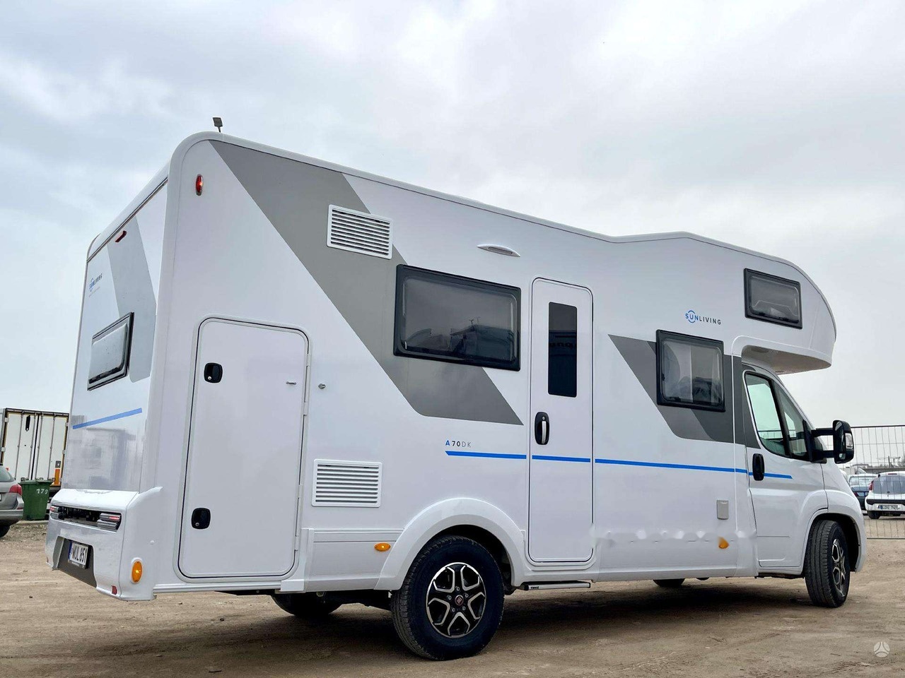 SUN LIVING A70DK - Alkoviauto: kuva SUN LIVING A70DK - Alkoviauto SUN LIVING A70DK - Alkoviauto: kuva SUN LIVING A70DK - Alkoviauto