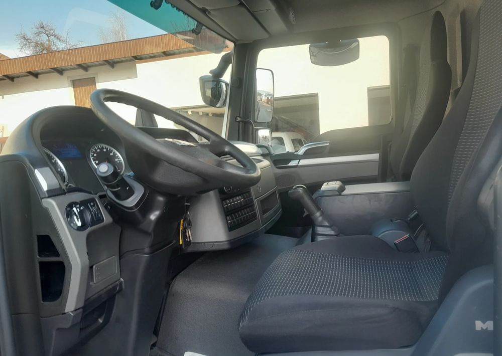 MAN TGL 12.250 NAUKA JAZDY / ELKA / L / MANUAL 8 / - Pressukapelli kuorma-auto: kuva MAN TGL 12.250 NAUKA JAZDY / ELKA / L / MANUAL 8 / - Pressukapelli kuorma-auto MAN TGL 12.250 NAUKA JAZDY / ELKA / L / MANUAL 8 / - Pressukapelli kuorma-auto: kuva MAN TGL 12.250 NAUKA JAZDY / ELKA / L / MANUAL 8 / - Pressukapelli kuorma-auto