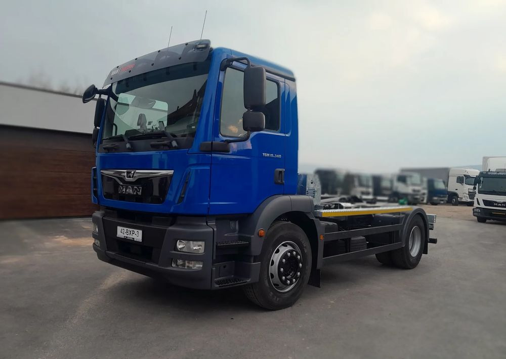 MAN TGM 18.340 urządzenie hakowe AXOR - Koukkulava kuorma-auto: kuva MAN TGM 18.340 urządzenie hakowe AXOR - Koukkulava kuorma-auto MAN TGM 18.340 urządzenie hakowe AXOR - Koukkulava kuorma-auto: kuva MAN TGM 18.340 urządzenie hakowe AXOR - Koukkulava kuorma-auto