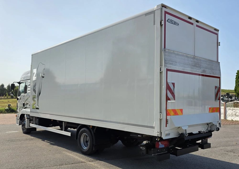 MAN TGL 12.250 / KONTENER / IZOTERMA / WINDA / 2019R / EURO 6 / PEŁEN SERWIS / 6 TON ŁADOWNOŚĆ / SPROWADZONY / ZADBANY / JAK NOWY / KSIĄŻKA SERWISOWA / E6 / 17 PALET - Umpikori kuorma-auto: kuva MAN TGL 12.250 / KONTENER / IZOTERMA / WINDA / 2019R / EURO 6 / PEŁEN SERWIS / 6 TON ŁADOWNOŚĆ / SPROWADZONY / ZADBANY / JAK NOWY / KSIĄŻKA SERWISOWA / E6 / 17 PALET - Umpikori kuorma-auto MAN TGL 12.250 / KONTENER / IZOTERMA / WINDA / 2019R / EURO 6 / PEŁEN SERWIS / 6 TON ŁADOWNOŚĆ / SPROWADZONY / ZADBANY / JAK NOWY / KSIĄŻKA SERWISOWA / E6 / 17 PALET - Umpikori kuorma-auto: kuva MAN TGL 12.250 / KONTENER / IZOTERMA / WINDA / 2019R / EURO 6 / PEŁEN SERWIS / 6 TON ŁADOWNOŚĆ / SPROWADZONY / ZADBANY / JAK NOWY / KSIĄŻKA SERWISOWA / E6 / 17 PALET - Umpikori kuorma-auto