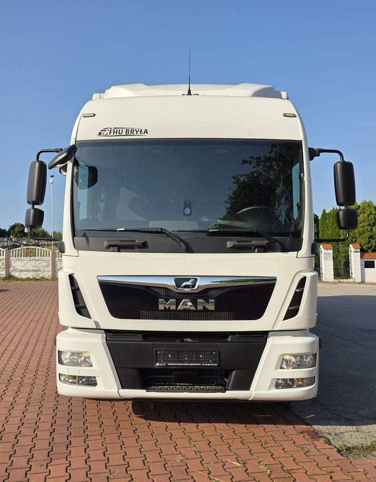 MAN TGL 12.250 / KONTENER / IZOTERMA / WINDA / 2019R / EURO 6 / PEŁEN SERWIS / 6 TON ŁADOWNOŚĆ / SPROWADZONY / ZADBANY / JAK NOWY / KSIĄŻKA SERWISOWA / E6 / 17 PALET - Umpikori kuorma-auto: kuva MAN TGL 12.250 / KONTENER / IZOTERMA / WINDA / 2019R / EURO 6 / PEŁEN SERWIS / 6 TON ŁADOWNOŚĆ / SPROWADZONY / ZADBANY / JAK NOWY / KSIĄŻKA SERWISOWA / E6 / 17 PALET - Umpikori kuorma-auto MAN TGL 12.250 / KONTENER / IZOTERMA / WINDA / 2019R / EURO 6 / PEŁEN SERWIS / 6 TON ŁADOWNOŚĆ / SPROWADZONY / ZADBANY / JAK NOWY / KSIĄŻKA SERWISOWA / E6 / 17 PALET - Umpikori kuorma-auto: kuva MAN TGL 12.250 / KONTENER / IZOTERMA / WINDA / 2019R / EURO 6 / PEŁEN SERWIS / 6 TON ŁADOWNOŚĆ / SPROWADZONY / ZADBANY / JAK NOWY / KSIĄŻKA SERWISOWA / E6 / 17 PALET - Umpikori kuorma-auto