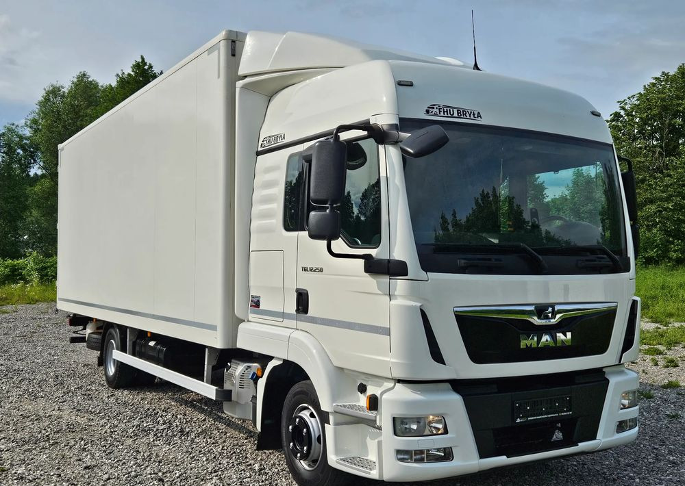 MAN TGL 12.250 / KONTENER / IZOTERMA / WINDA / 2019R / EURO 6 / PEŁEN SERWIS / 6 TON ŁADOWNOŚĆ / SPROWADZONY / ZADBANY / JAK NOWY / KSIĄŻKA SERWISOWA / E6 / 17 PALET - Umpikori kuorma-auto: kuva MAN TGL 12.250 / KONTENER / IZOTERMA / WINDA / 2019R / EURO 6 / PEŁEN SERWIS / 6 TON ŁADOWNOŚĆ / SPROWADZONY / ZADBANY / JAK NOWY / KSIĄŻKA SERWISOWA / E6 / 17 PALET - Umpikori kuorma-auto MAN TGL 12.250 / KONTENER / IZOTERMA / WINDA / 2019R / EURO 6 / PEŁEN SERWIS / 6 TON ŁADOWNOŚĆ / SPROWADZONY / ZADBANY / JAK NOWY / KSIĄŻKA SERWISOWA / E6 / 17 PALET - Umpikori kuorma-auto: kuva MAN TGL 12.250 / KONTENER / IZOTERMA / WINDA / 2019R / EURO 6 / PEŁEN SERWIS / 6 TON ŁADOWNOŚĆ / SPROWADZONY / ZADBANY / JAK NOWY / KSIĄŻKA SERWISOWA / E6 / 17 PALET - Umpikori kuorma-auto