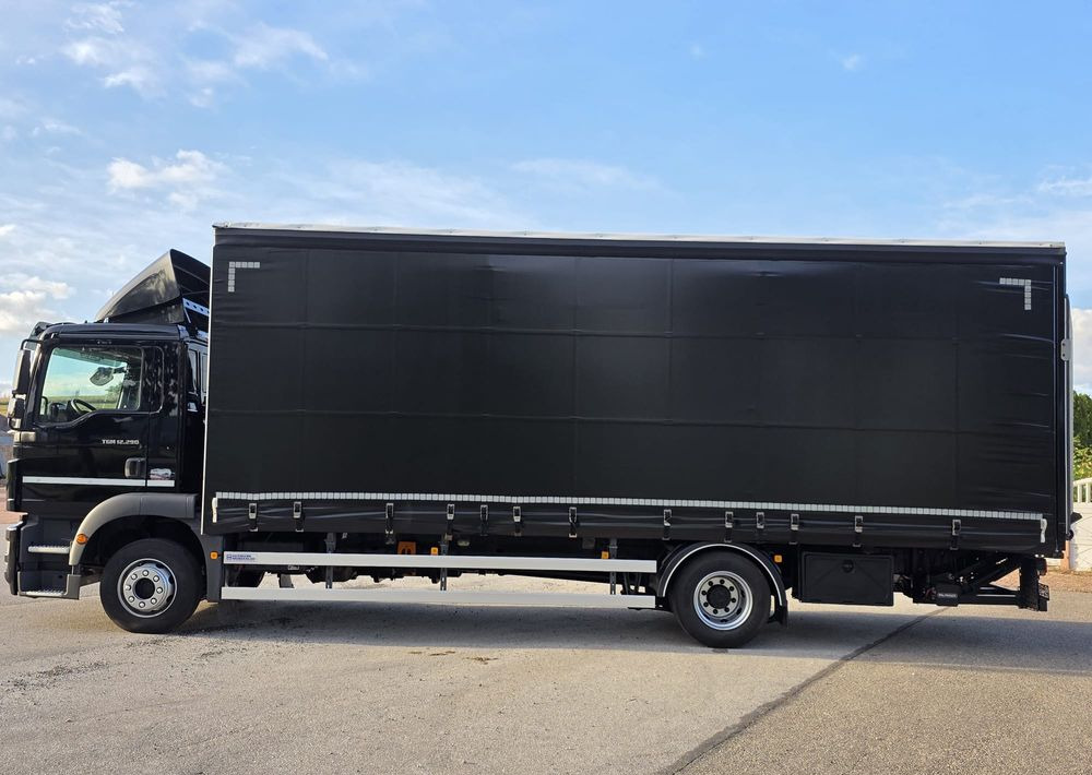 Pressukapelli kuorma-auto MAN TGM 12.290 / 15.290 / E6/ FIRANKA /BOCZNE DRZWI / BURTO-FIRANKA / 18PALET / WINDA / NISKI PRZEBIEG / 2018/ CAŁY NA PODUSZKACH / SERWISOWANY: kuva Pressukapelli kuorma-auto MAN TGM 12.290 / 15.290 / E6/ FIRANKA /BOCZNE DRZWI / BURTO-FIRANKA / 18PALET / WINDA / NISKI PRZEBIEG / 2018/ CAŁY NA PODUSZKACH / SERWISOWANY