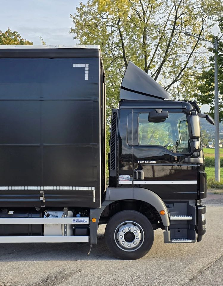 Pressukapelli kuorma-auto MAN TGM 12.290 / 15.290 / E6/ FIRANKA /BOCZNE DRZWI / BURTO-FIRANKA / 18PALET / WINDA / NISKI PRZEBIEG / 2018/ CAŁY NA PODUSZKACH / SERWISOWANY: kuva Pressukapelli kuorma-auto MAN TGM 12.290 / 15.290 / E6/ FIRANKA /BOCZNE DRZWI / BURTO-FIRANKA / 18PALET / WINDA / NISKI PRZEBIEG / 2018/ CAŁY NA PODUSZKACH / SERWISOWANY