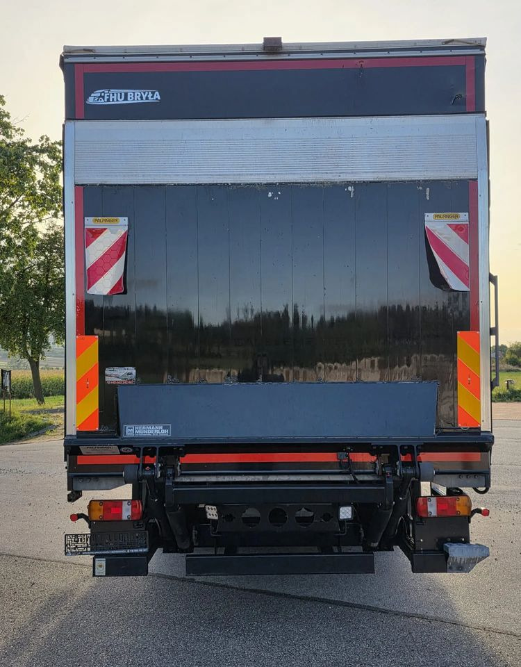 Pressukapelli kuorma-auto MAN TGM 12.290 / 15.290 / E6/ FIRANKA /BOCZNE DRZWI / BURTO-FIRANKA / 18PALET / WINDA / NISKI PRZEBIEG / 2018/ CAŁY NA PODUSZKACH / SERWISOWANY: kuva Pressukapelli kuorma-auto MAN TGM 12.290 / 15.290 / E6/ FIRANKA /BOCZNE DRZWI / BURTO-FIRANKA / 18PALET / WINDA / NISKI PRZEBIEG / 2018/ CAŁY NA PODUSZKACH / SERWISOWANY