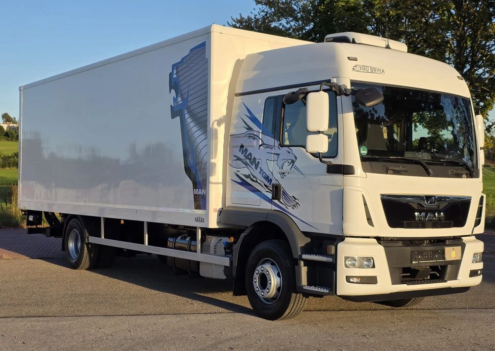 MAN TGM 15.290 / TGL / KONTENER / IZOTERMA / WINDA / KLIMA POSTOJOWA / 2019R / EURO 6 / PEŁEN SERWIS / 8200KG ŁADOWNOŚĆ / SPROWADZONY / ZADBANY / JAK NOWY / KSIĄŻKA SERWISOWA / E6 / 18 PALET - Umpikori kuorma-auto: kuva MAN TGM 15.290 / TGL / KONTENER / IZOTERMA / WINDA / KLIMA POSTOJOWA / 2019R / EURO 6 / PEŁEN SERWIS / 8200KG ŁADOWNOŚĆ / SPROWADZONY / ZADBANY / JAK NOWY / KSIĄŻKA SERWISOWA / E6 / 18 PALET - Umpikori kuorma-auto MAN TGM 15.290 / TGL / KONTENER / IZOTERMA / WINDA / KLIMA POSTOJOWA / 2019R / EURO 6 / PEŁEN SERWIS / 8200KG ŁADOWNOŚĆ / SPROWADZONY / ZADBANY / JAK NOWY / KSIĄŻKA SERWISOWA / E6 / 18 PALET - Umpikori kuorma-auto: kuva MAN TGM 15.290 / TGL / KONTENER / IZOTERMA / WINDA / KLIMA POSTOJOWA / 2019R / EURO 6 / PEŁEN SERWIS / 8200KG ŁADOWNOŚĆ / SPROWADZONY / ZADBANY / JAK NOWY / KSIĄŻKA SERWISOWA / E6 / 18 PALET - Umpikori kuorma-auto