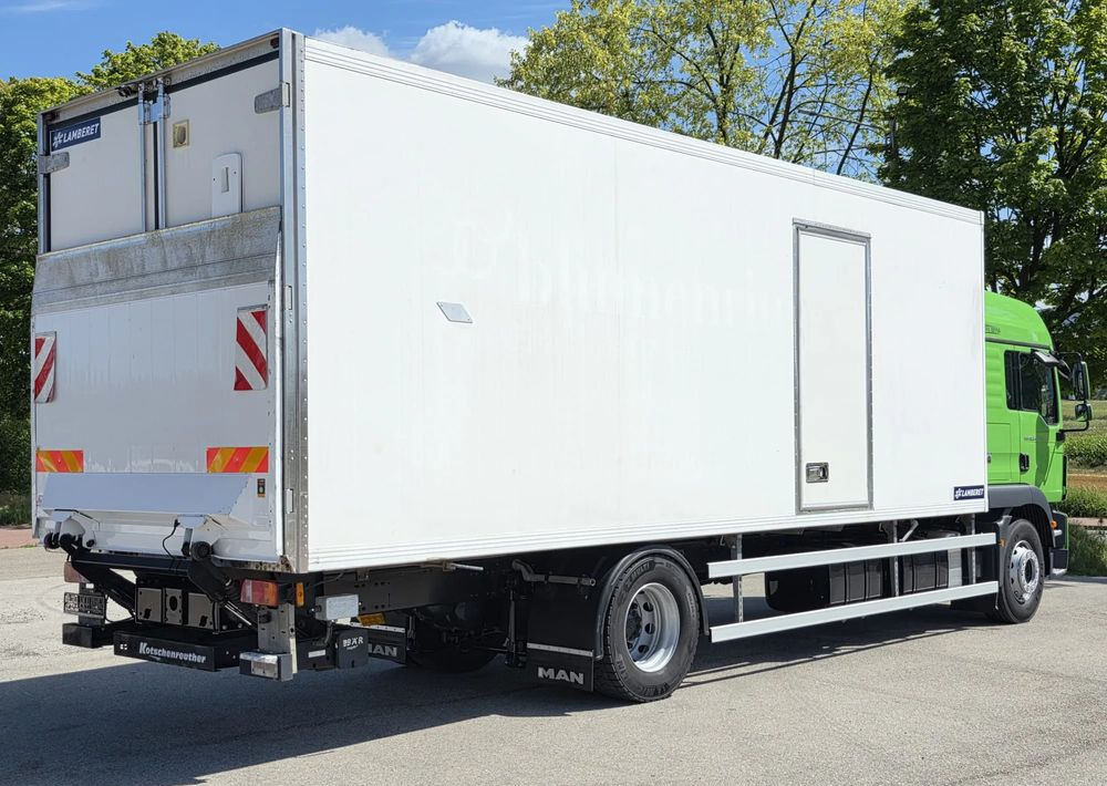 MAN TGM 18.340 / 18.290 / 15.290 / IZOTERMA / WINDA / 19PALET /E6 / SPROWADZONY / AUTOMAT / SYPIALKA / PIERWSZY WŁAŚCICIEL / BOCZNE DRZWI / STAN BARDZO DOBRY - Refrigeraattori kuorma-auto: kuva MAN TGM 18.340 / 18.290 / 15.290 / IZOTERMA / WINDA / 19PALET /E6 / SPROWADZONY / AUTOMAT / SYPIALKA / PIERWSZY WŁAŚCICIEL / BOCZNE DRZWI / STAN BARDZO DOBRY - Refrigeraattori kuorma-auto MAN TGM 18.340 / 18.290 / 15.290 / IZOTERMA / WINDA / 19PALET /E6 / SPROWADZONY / AUTOMAT / SYPIALKA / PIERWSZY WŁAŚCICIEL / BOCZNE DRZWI / STAN BARDZO DOBRY - Refrigeraattori kuorma-auto: kuva MAN TGM 18.340 / 18.290 / 15.290 / IZOTERMA / WINDA / 19PALET /E6 / SPROWADZONY / AUTOMAT / SYPIALKA / PIERWSZY WŁAŚCICIEL / BOCZNE DRZWI / STAN BARDZO DOBRY - Refrigeraattori kuorma-auto