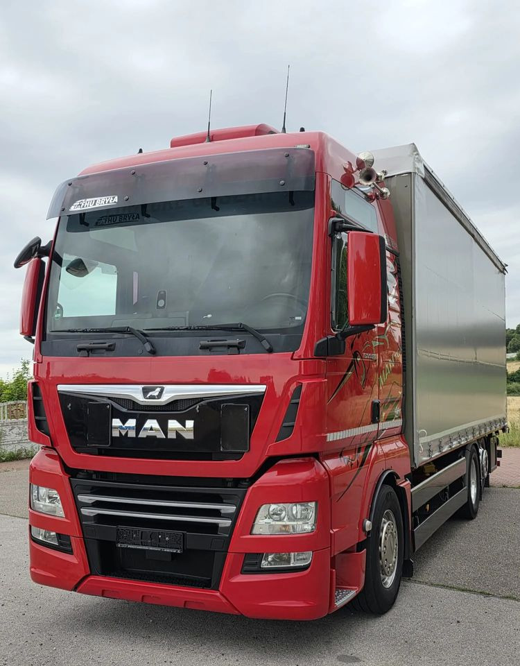 MAN TGX 26.500 / ALUMINIOWE FELGI / LIFT / 6X2 / KLIMA POSTOJOWA / 18PALET / E6 / FIRANKA / 17 TON ŁADOWNOŚĆ / WINDA / NISKI PRZEBIEG / JEDEN WŁAŚCICIEL / PODWIESZANA OŚ - Pressukapelli kuorma-auto: kuva MAN TGX 26.500 / ALUMINIOWE FELGI / LIFT / 6X2 / KLIMA POSTOJOWA / 18PALET / E6 / FIRANKA / 17 TON ŁADOWNOŚĆ / WINDA / NISKI PRZEBIEG / JEDEN WŁAŚCICIEL / PODWIESZANA OŚ - Pressukapelli kuorma-auto MAN TGX 26.500 / ALUMINIOWE FELGI / LIFT / 6X2 / KLIMA POSTOJOWA / 18PALET / E6 / FIRANKA / 17 TON ŁADOWNOŚĆ / WINDA / NISKI PRZEBIEG / JEDEN WŁAŚCICIEL / PODWIESZANA OŚ - Pressukapelli kuorma-auto: kuva MAN TGX 26.500 / ALUMINIOWE FELGI / LIFT / 6X2 / KLIMA POSTOJOWA / 18PALET / E6 / FIRANKA / 17 TON ŁADOWNOŚĆ / WINDA / NISKI PRZEBIEG / JEDEN WŁAŚCICIEL / PODWIESZANA OŚ - Pressukapelli kuorma-auto