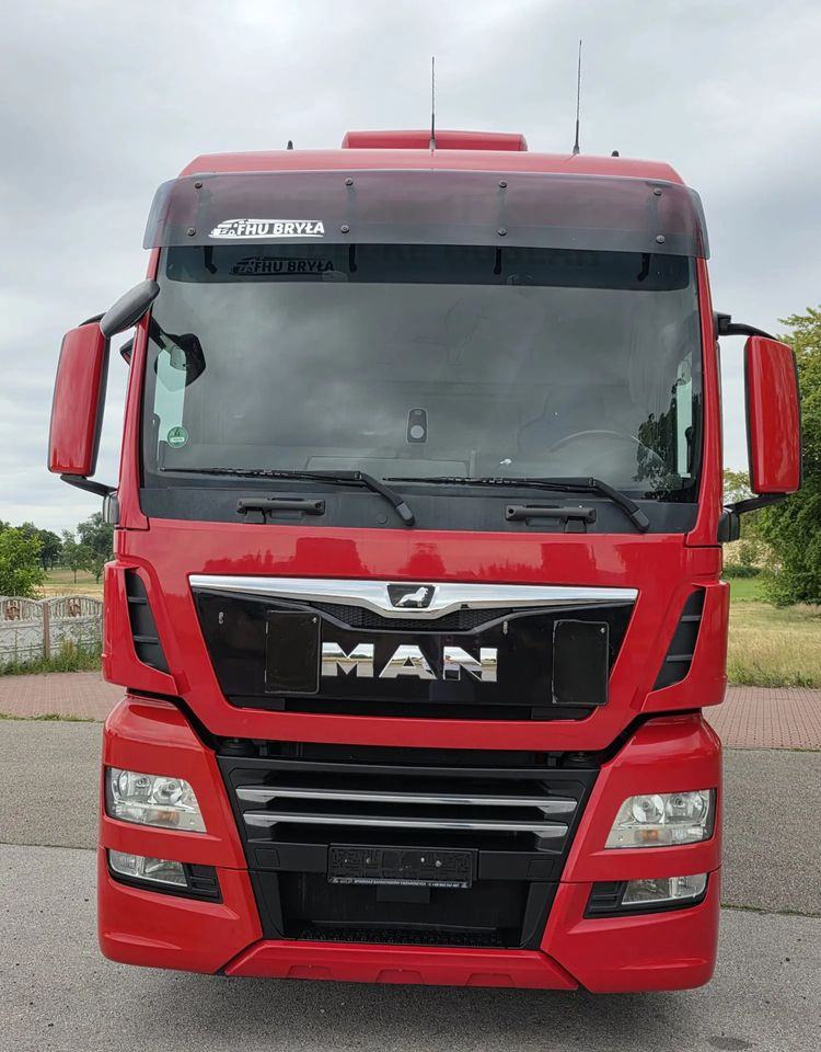 MAN TGX 26.500 / ALUMINIOWE FELGI / LIFT / 6X2 / KLIMA POSTOJOWA / 18PALET / E6 / FIRANKA / 17 TON ŁADOWNOŚĆ / WINDA / NISKI PRZEBIEG / JEDEN WŁAŚCICIEL / PODWIESZANA OŚ - Pressukapelli kuorma-auto: kuva MAN TGX 26.500 / ALUMINIOWE FELGI / LIFT / 6X2 / KLIMA POSTOJOWA / 18PALET / E6 / FIRANKA / 17 TON ŁADOWNOŚĆ / WINDA / NISKI PRZEBIEG / JEDEN WŁAŚCICIEL / PODWIESZANA OŚ - Pressukapelli kuorma-auto MAN TGX 26.500 / ALUMINIOWE FELGI / LIFT / 6X2 / KLIMA POSTOJOWA / 18PALET / E6 / FIRANKA / 17 TON ŁADOWNOŚĆ / WINDA / NISKI PRZEBIEG / JEDEN WŁAŚCICIEL / PODWIESZANA OŚ - Pressukapelli kuorma-auto: kuva MAN TGX 26.500 / ALUMINIOWE FELGI / LIFT / 6X2 / KLIMA POSTOJOWA / 18PALET / E6 / FIRANKA / 17 TON ŁADOWNOŚĆ / WINDA / NISKI PRZEBIEG / JEDEN WŁAŚCICIEL / PODWIESZANA OŚ - Pressukapelli kuorma-auto