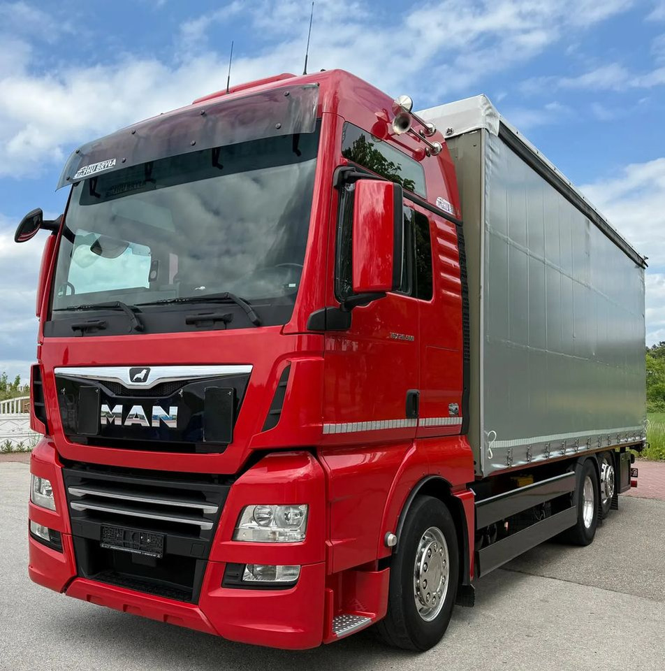 MAN TGX 26.500/LIFT/6X2/KLIMA POSTOJOWA/18PALET/E6/FIRANKA/WINDA/NISKI PRZEBIEG/JEDEN WŁAŚCICIEL/PODWIESZANA OŚ - Pressukapelli kuorma-auto: kuva MAN TGX 26.500/LIFT/6X2/KLIMA POSTOJOWA/18PALET/E6/FIRANKA/WINDA/NISKI PRZEBIEG/JEDEN WŁAŚCICIEL/PODWIESZANA OŚ - Pressukapelli kuorma-auto MAN TGX 26.500/LIFT/6X2/KLIMA POSTOJOWA/18PALET/E6/FIRANKA/WINDA/NISKI PRZEBIEG/JEDEN WŁAŚCICIEL/PODWIESZANA OŚ - Pressukapelli kuorma-auto: kuva MAN TGX 26.500/LIFT/6X2/KLIMA POSTOJOWA/18PALET/E6/FIRANKA/WINDA/NISKI PRZEBIEG/JEDEN WŁAŚCICIEL/PODWIESZANA OŚ - Pressukapelli kuorma-auto