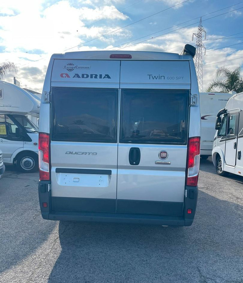 Adria TWIN 600 SPT - Matkailuauto: kuva Adria TWIN 600 SPT - Matkailuauto Adria TWIN 600 SPT - Matkailuauto: kuva Adria TWIN 600 SPT - Matkailuauto