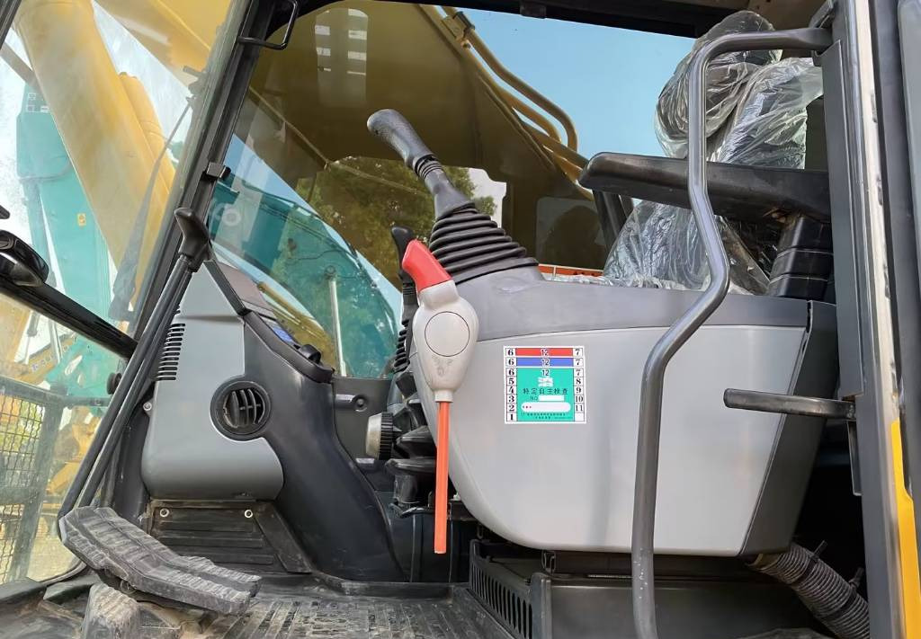 KOMATSU PC 450-8 - Telakaivukone: kuva KOMATSU PC 450-8 - Telakaivukone KOMATSU PC 450-8 - Telakaivukone: kuva KOMATSU PC 450-8 - Telakaivukone