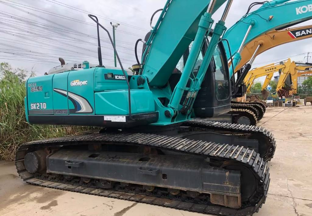 Kobelco SK 210-8 - Telakaivukone: kuva Kobelco SK 210-8 - Telakaivukone Kobelco SK 210-8 - Telakaivukone: kuva Kobelco SK 210-8 - Telakaivukone