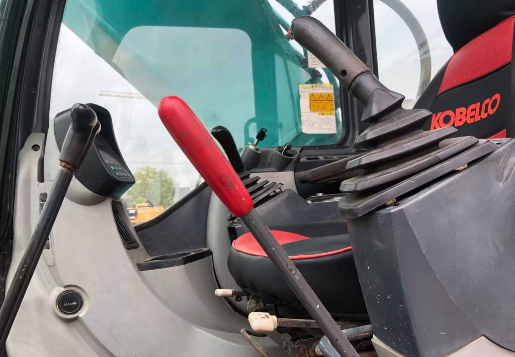 Kobelco SK 210-8 - Telakaivukone: kuva Kobelco SK 210-8 - Telakaivukone Kobelco SK 210-8 - Telakaivukone: kuva Kobelco SK 210-8 - Telakaivukone