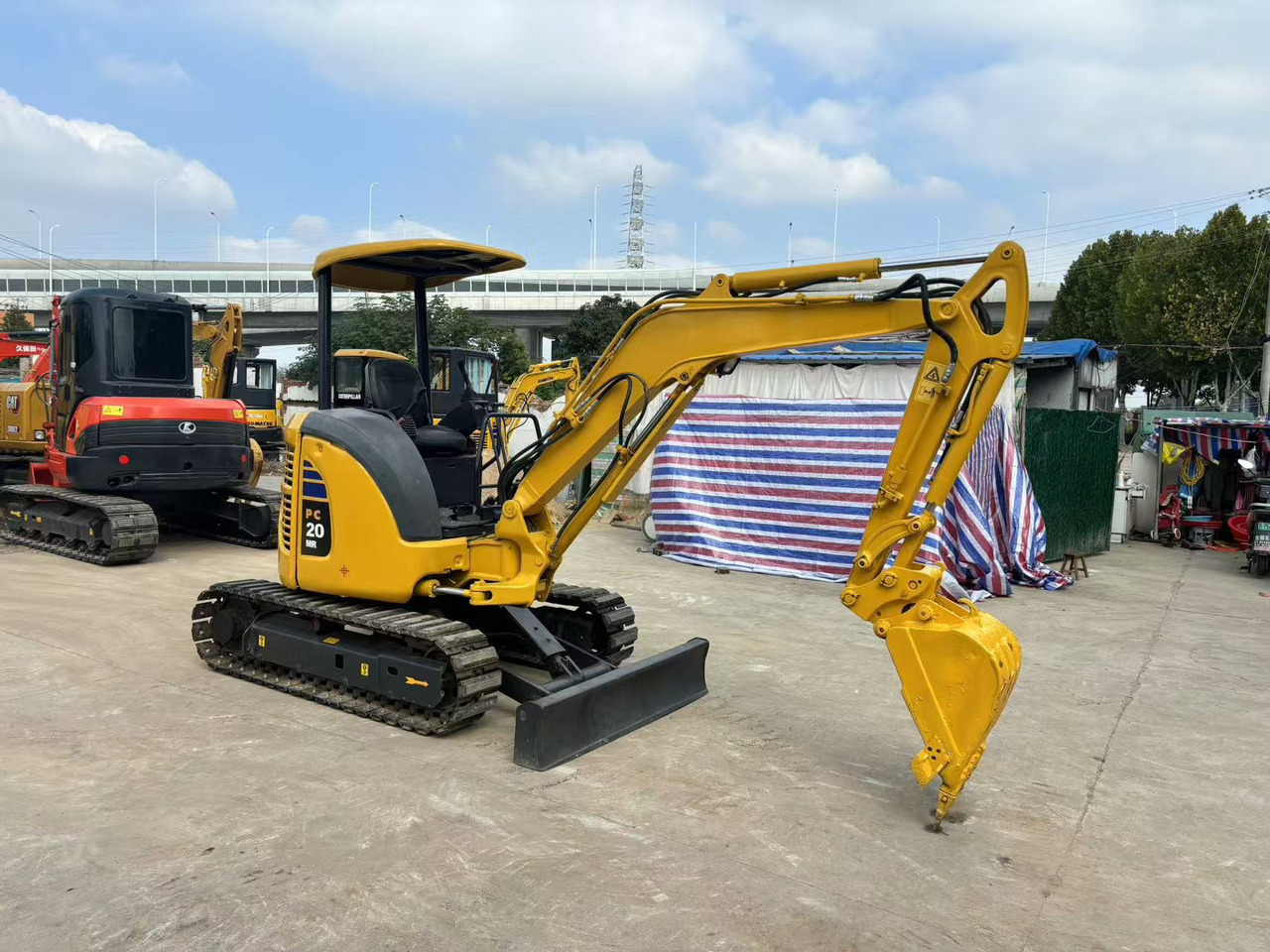 Komatsu Komatsu 20, Komatsu 20 - Minikuormaaja: kuva Komatsu Komatsu 20, Komatsu 20 - Minikuormaaja Komatsu Komatsu 20, Komatsu 20 - Minikuormaaja: kuva Komatsu Komatsu 20, Komatsu 20 - Minikuormaaja