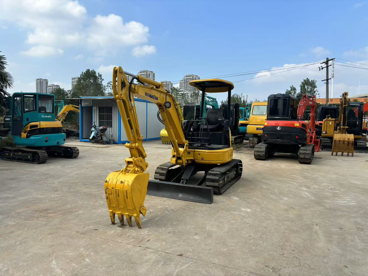 Komatsu Komatsu 20, Komatsu 20 - Minikuormaaja: kuva Komatsu Komatsu 20, Komatsu 20 - Minikuormaaja Komatsu Komatsu 20, Komatsu 20 - Minikuormaaja: kuva Komatsu Komatsu 20, Komatsu 20 - Minikuormaaja