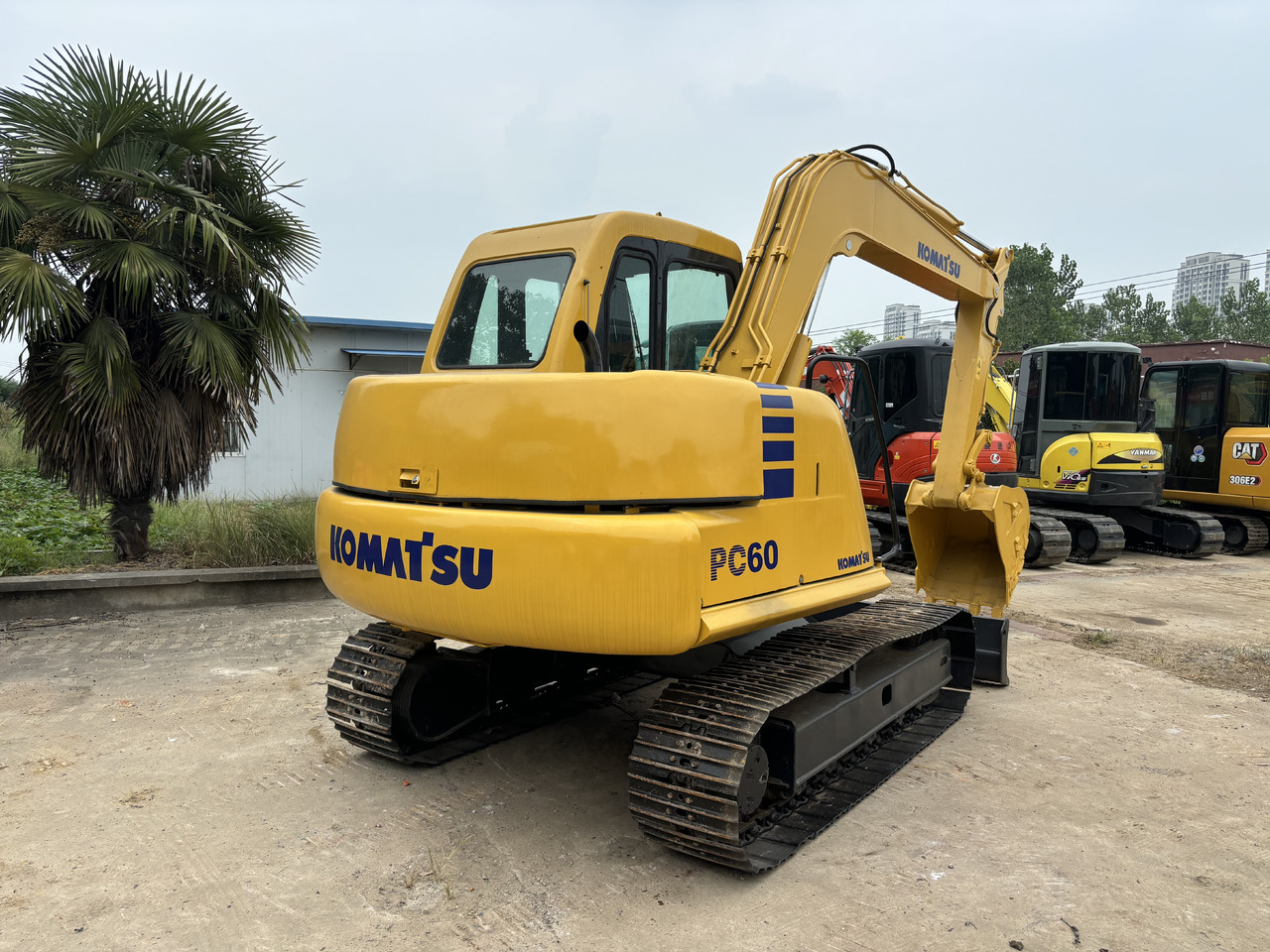 Komatsu PC 60-7 - Minikuormaaja: kuva Komatsu PC 60-7 - Minikuormaaja Komatsu PC 60-7 - Minikuormaaja: kuva Komatsu PC 60-7 - Minikuormaaja