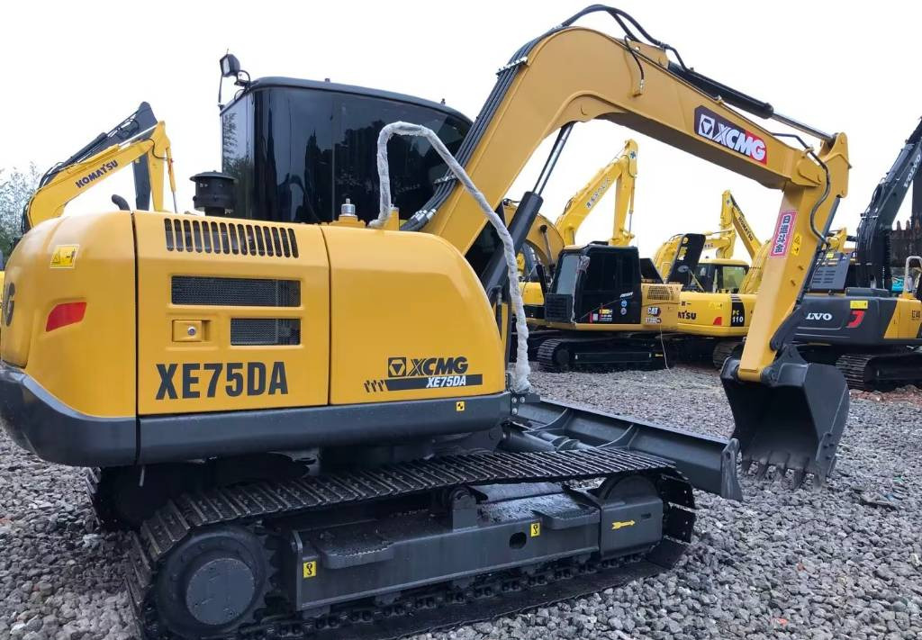 XCMG XE 75 DA XE75 - Minikuormaaja: kuva XCMG XE 75 DA XE75 - Minikuormaaja XCMG XE 75 DA XE75 - Minikuormaaja: kuva XCMG XE 75 DA XE75 - Minikuormaaja