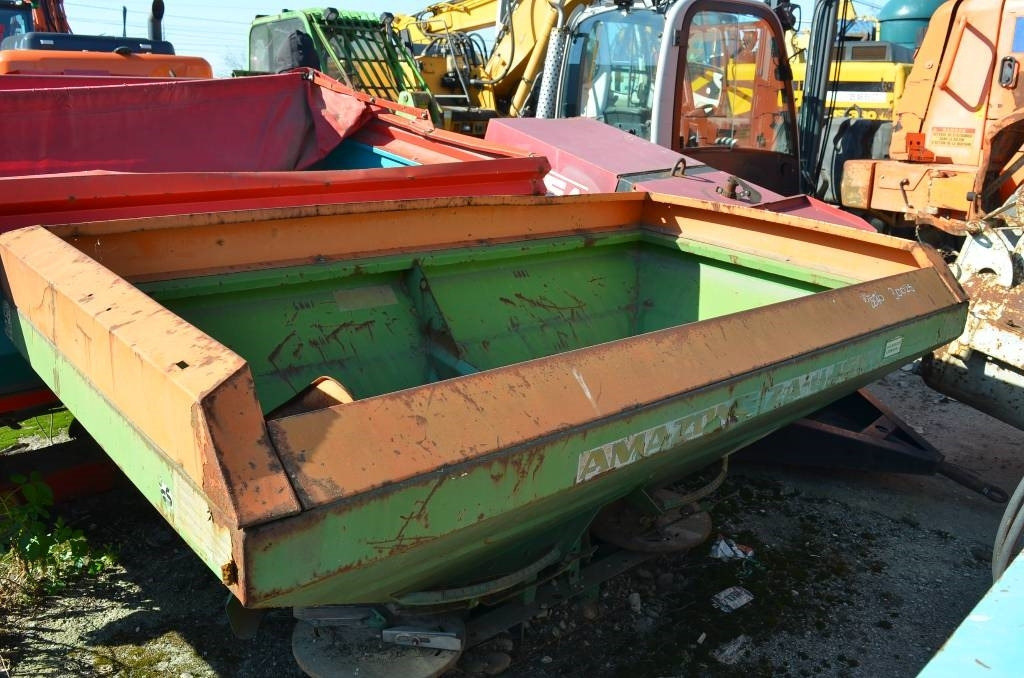 Amazone ZA-U 1501 - Lannoitteenlevitin: kuva Amazone ZA-U 1501 - Lannoitteenlevitin Amazone ZA-U 1501 - Lannoitteenlevitin: kuva Amazone ZA-U 1501 - Lannoitteenlevitin