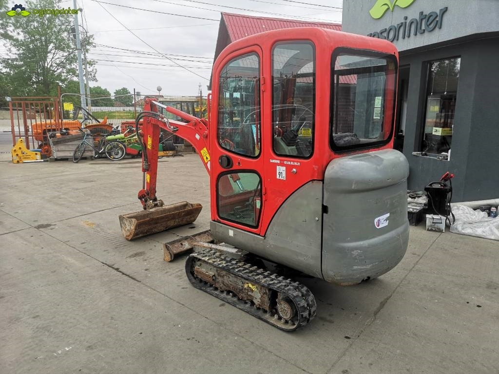 Bobcat E 14 - Minikuormaaja: kuva Bobcat E 14 - Minikuormaaja Bobcat E 14 - Minikuormaaja: kuva Bobcat E 14 - Minikuormaaja