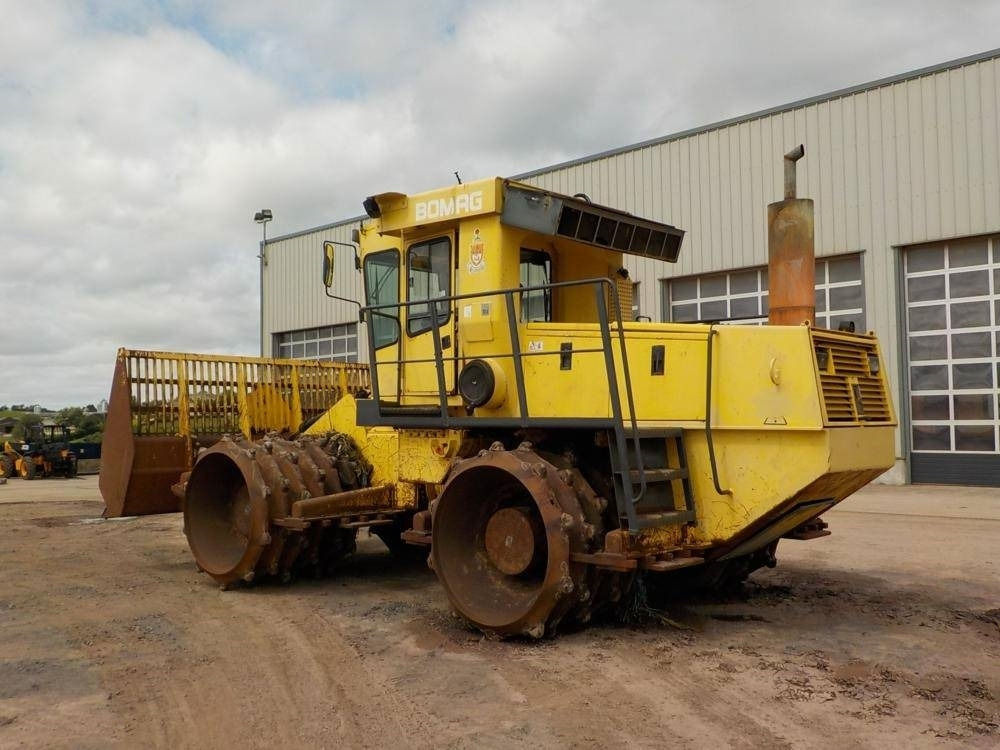 Bomag BC 671 RB - Tiivistyskone: kuva Bomag BC 671 RB - Tiivistyskone Bomag BC 671 RB - Tiivistyskone: kuva Bomag BC 671 RB - Tiivistyskone