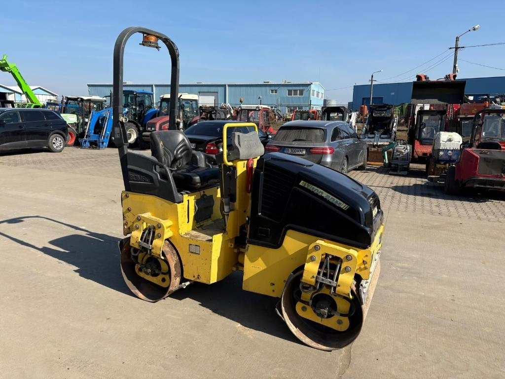 Bomag BW 100 AD-5 - Tiejyrä: kuva Bomag BW 100 AD-5 - Tiejyrä Bomag BW 100 AD-5 - Tiejyrä: kuva Bomag BW 100 AD-5 - Tiejyrä