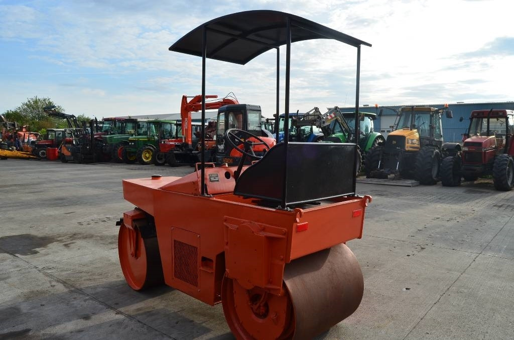 Bomag BW 90 - Tiejyrä: kuva Bomag BW 90 - Tiejyrä Bomag BW 90 - Tiejyrä: kuva Bomag BW 90 - Tiejyrä