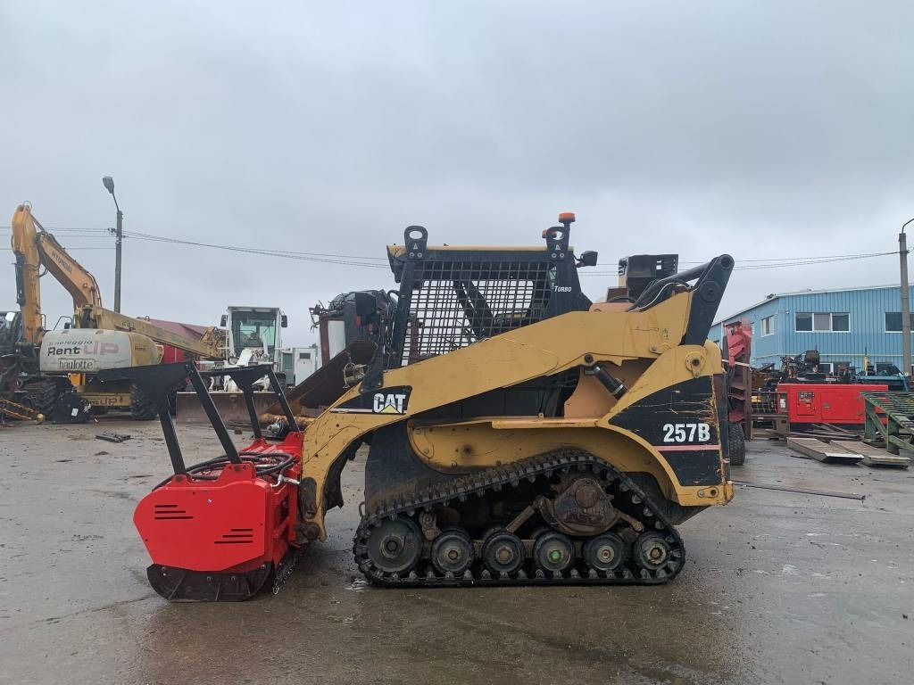 CAT 257 B - Liukuohjattu kuormaaja: kuva CAT 257 B - Liukuohjattu kuormaaja CAT 257 B - Liukuohjattu kuormaaja: kuva CAT 257 B - Liukuohjattu kuormaaja