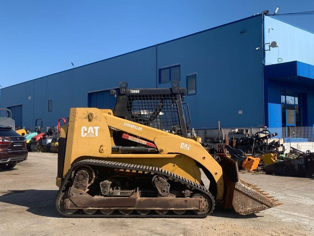 CAT 277 - Liukuohjattu kuormaaja: kuva CAT 277 - Liukuohjattu kuormaaja CAT 277 - Liukuohjattu kuormaaja: kuva CAT 277 - Liukuohjattu kuormaaja