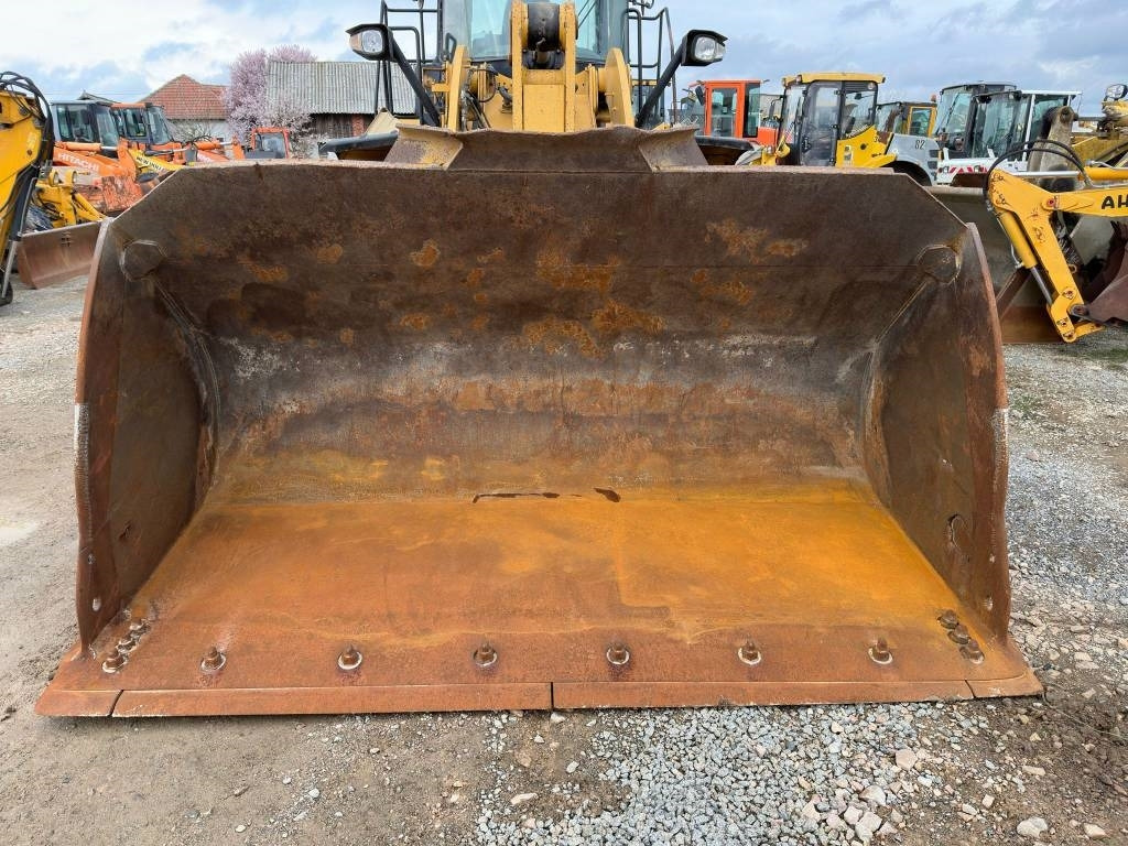 Pyöräkuormaaja CAT 962 K: kuva Pyöräkuormaaja CAT 962 K Pyöräkuormaaja CAT 962 K: kuva Pyöräkuormaaja CAT 962 K