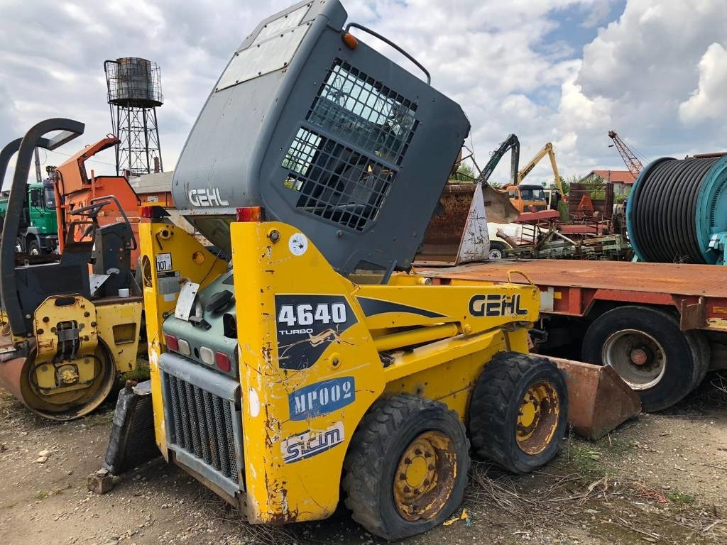 Gehl 4640 FOR PARTS - Liukuohjattu kuormaaja: kuva Gehl 4640 FOR PARTS - Liukuohjattu kuormaaja Gehl 4640 FOR PARTS - Liukuohjattu kuormaaja: kuva Gehl 4640 FOR PARTS - Liukuohjattu kuormaaja