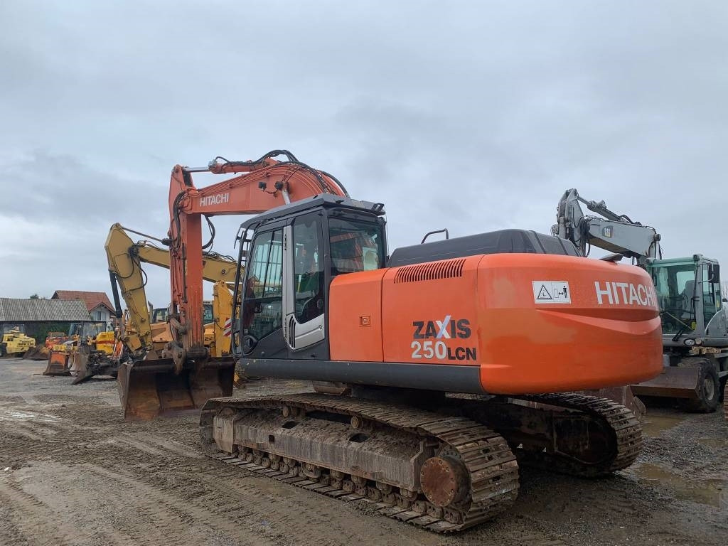 Hitachi ZX 250 LC N-3 - Telakaivukone: kuva Hitachi ZX 250 LC N-3 - Telakaivukone Hitachi ZX 250 LC N-3 - Telakaivukone: kuva Hitachi ZX 250 LC N-3 - Telakaivukone