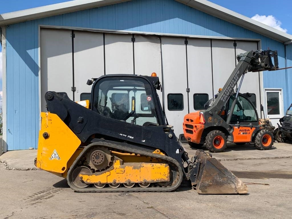 JCB 205 T T4 - Liukuohjattu kuormaaja: kuva JCB 205 T T4 - Liukuohjattu kuormaaja JCB 205 T T4 - Liukuohjattu kuormaaja: kuva JCB 205 T T4 - Liukuohjattu kuormaaja