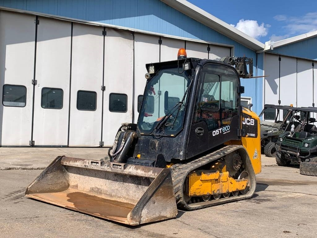 JCB 205 T T4 - Liukuohjattu kuormaaja: kuva JCB 205 T T4 - Liukuohjattu kuormaaja JCB 205 T T4 - Liukuohjattu kuormaaja: kuva JCB 205 T T4 - Liukuohjattu kuormaaja