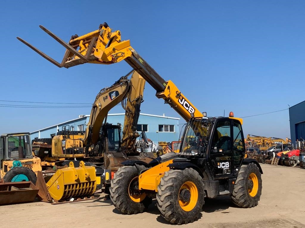 JCB 531-70 - Kurottaja: kuva JCB 531-70 - Kurottaja JCB 531-70 - Kurottaja: kuva JCB 531-70 - Kurottaja