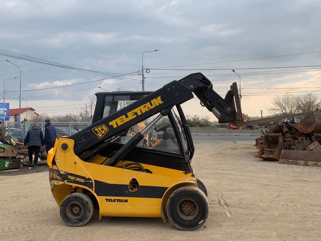 JCB TLT 30 D - Kurottaja: kuva JCB TLT 30 D - Kurottaja JCB TLT 30 D - Kurottaja: kuva JCB TLT 30 D - Kurottaja