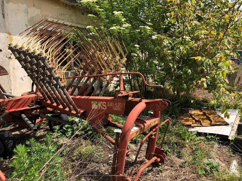 Krone Vario KS - Pöyhin: kuva Krone Vario KS - Pöyhin Krone Vario KS - Pöyhin: kuva Krone Vario KS - Pöyhin