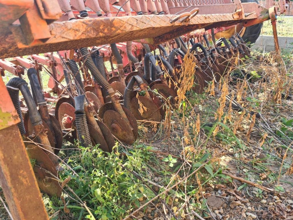 Kuhn 4M - Kylvölannoitin: kuva Kuhn 4M - Kylvölannoitin Kuhn 4M - Kylvölannoitin: kuva Kuhn 4M - Kylvölannoitin
