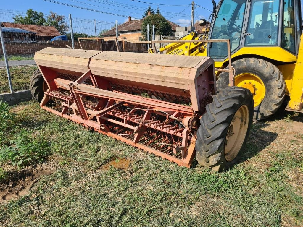 Kuhn 4M - Kylvölannoitin: kuva Kuhn 4M - Kylvölannoitin Kuhn 4M - Kylvölannoitin: kuva Kuhn 4M - Kylvölannoitin