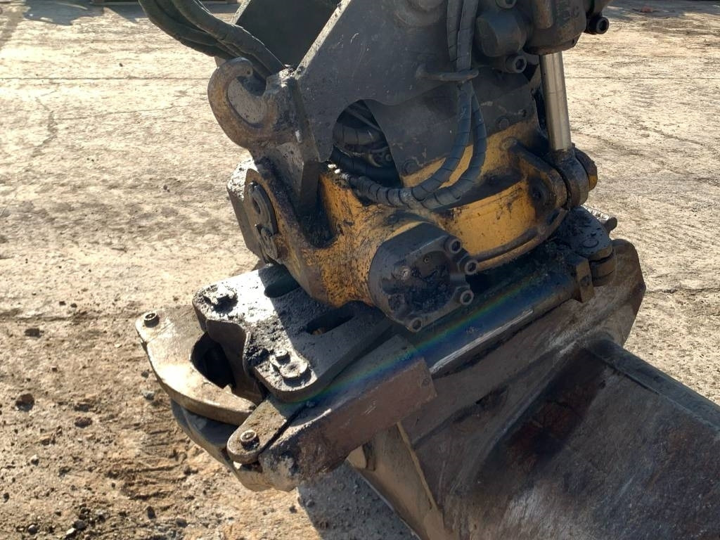 Pyöräalustainen kaivinkone Liebherr A912 Compact+Engcon Rototilt: kuva Pyöräalustainen kaivinkone Liebherr A912 Compact+Engcon Rototilt