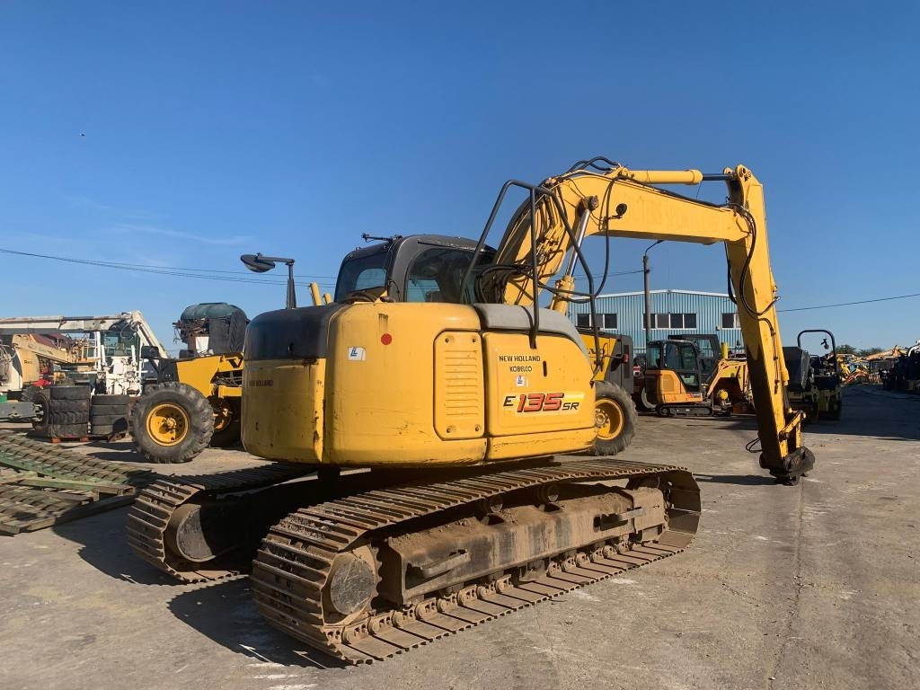 New Holland E 135 SR  - Telakaivukone: kuva New Holland E 135 SR  - Telakaivukone New Holland E 135 SR  - Telakaivukone: kuva New Holland E 135 SR  - Telakaivukone