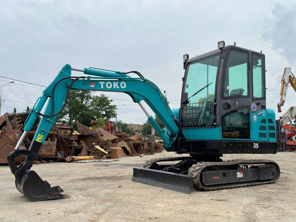Toko 35 - Minikuormaaja: kuva Toko 35 - Minikuormaaja Toko 35 - Minikuormaaja: kuva Toko 35 - Minikuormaaja