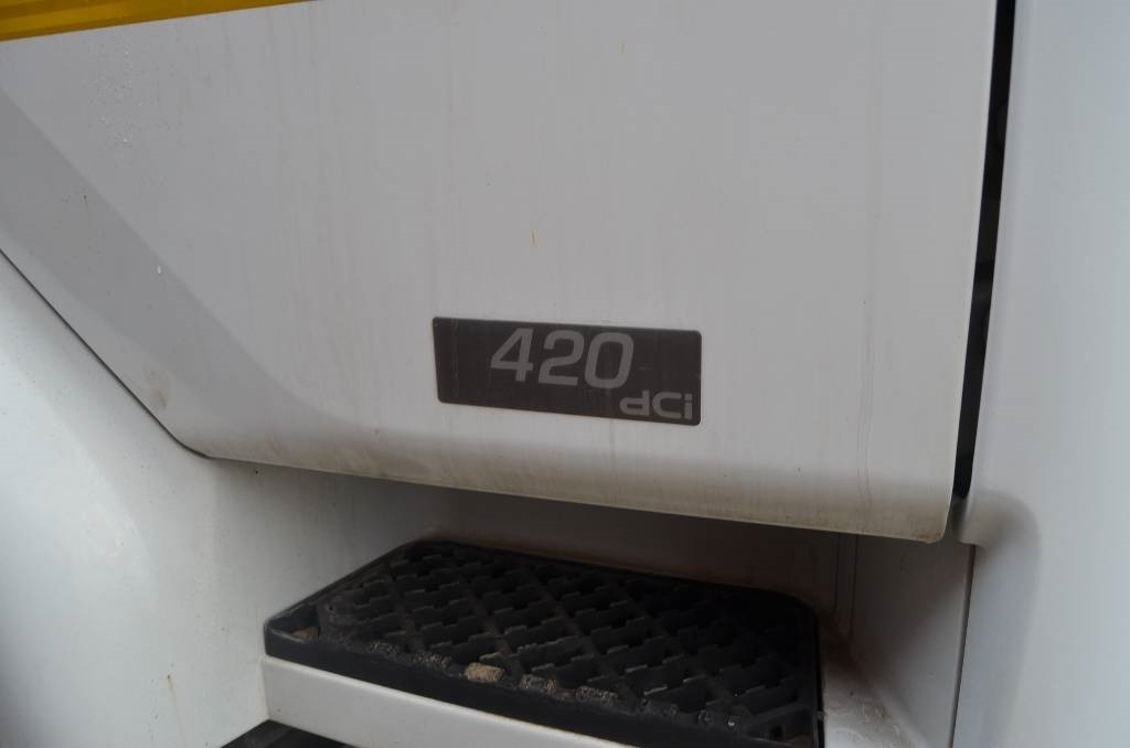 Vetopöytäauto Renault Premium 420 DCI: kuva Vetopöytäauto Renault Premium 420 DCI Vetopöytäauto Renault Premium 420 DCI: kuva Vetopöytäauto Renault Premium 420 DCI