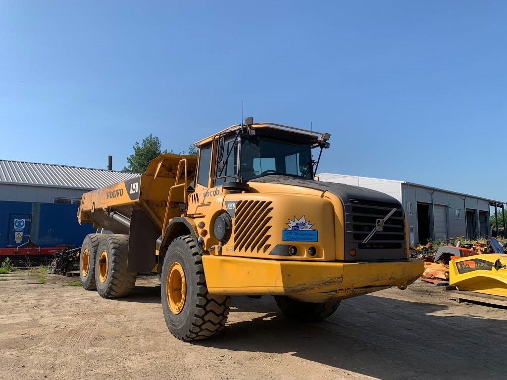 Volvo A 25 D - Nivelkippiauto: kuva Volvo A 25 D - Nivelkippiauto Volvo A 25 D - Nivelkippiauto: kuva Volvo A 25 D - Nivelkippiauto
