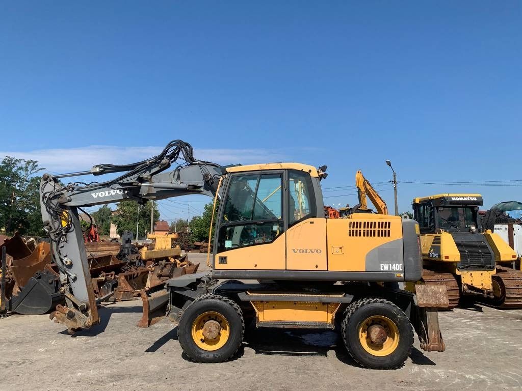 Volvo EW 140 C - Pyöräalustainen kaivinkone: kuva Volvo EW 140 C - Pyöräalustainen kaivinkone Volvo EW 140 C - Pyöräalustainen kaivinkone: kuva Volvo EW 140 C - Pyöräalustainen kaivinkone