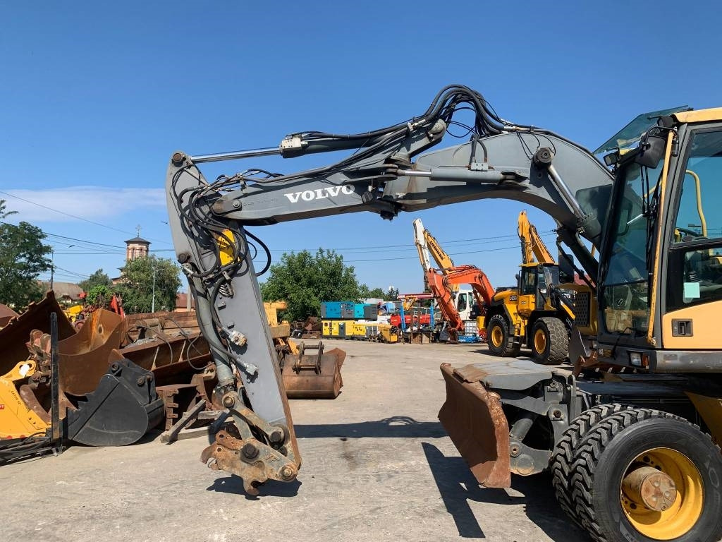Volvo EW 140 C - Pyöräalustainen kaivinkone: kuva Volvo EW 140 C - Pyöräalustainen kaivinkone Volvo EW 140 C - Pyöräalustainen kaivinkone: kuva Volvo EW 140 C - Pyöräalustainen kaivinkone