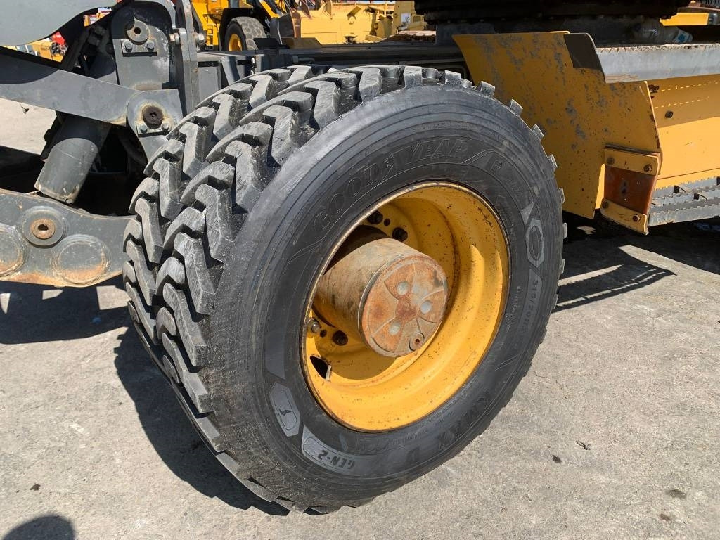 Volvo EW 140 C - Pyöräalustainen kaivinkone: kuva Volvo EW 140 C - Pyöräalustainen kaivinkone Volvo EW 140 C - Pyöräalustainen kaivinkone: kuva Volvo EW 140 C - Pyöräalustainen kaivinkone