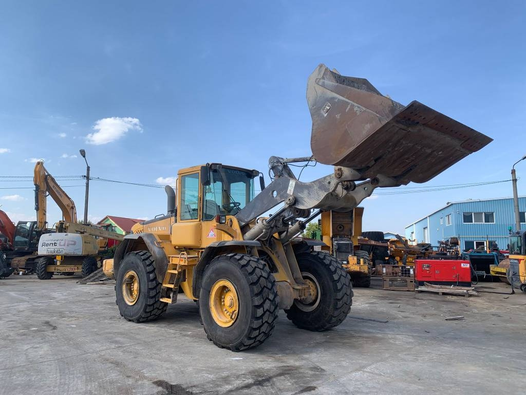 Volvo L 110 E - Pyöräkuormaaja: kuva Volvo L 110 E - Pyöräkuormaaja Volvo L 110 E - Pyöräkuormaaja: kuva Volvo L 110 E - Pyöräkuormaaja