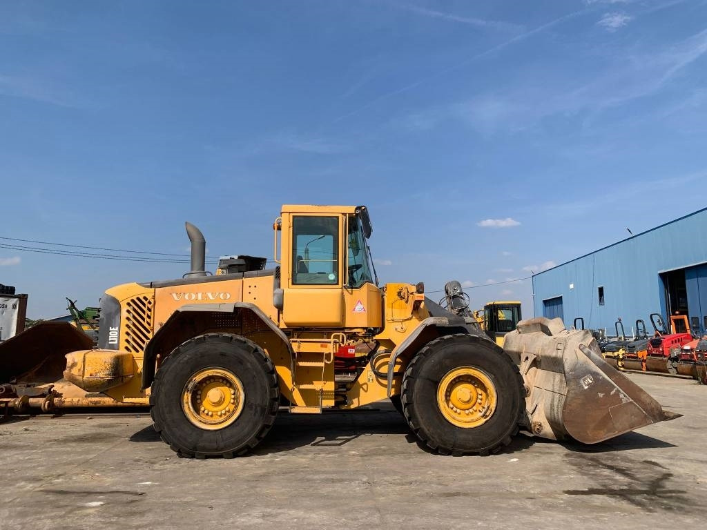 Volvo L 110 E - Pyöräkuormaaja: kuva Volvo L 110 E - Pyöräkuormaaja Volvo L 110 E - Pyöräkuormaaja: kuva Volvo L 110 E - Pyöräkuormaaja