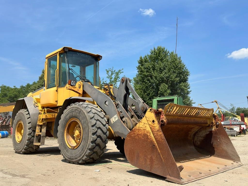 Volvo L 60 E - Pyöräkuormaaja: kuva Volvo L 60 E - Pyöräkuormaaja Volvo L 60 E - Pyöräkuormaaja: kuva Volvo L 60 E - Pyöräkuormaaja